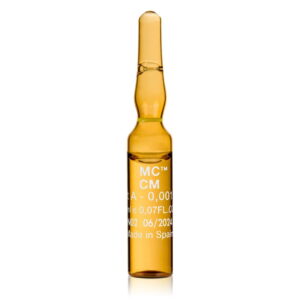 Witamina A w ampułce (1x2ml) do odmładzania skóry twarzy, szyi, rąk i dekoltu (odpowiednia do wtłaczania ultradźwiękami)